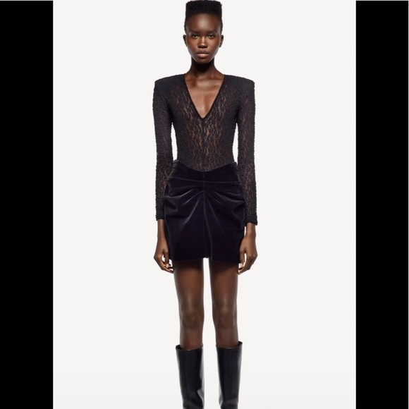 Nwt Zara black velvet high waisted mini ruched skirt XS - Picture 2 of 7